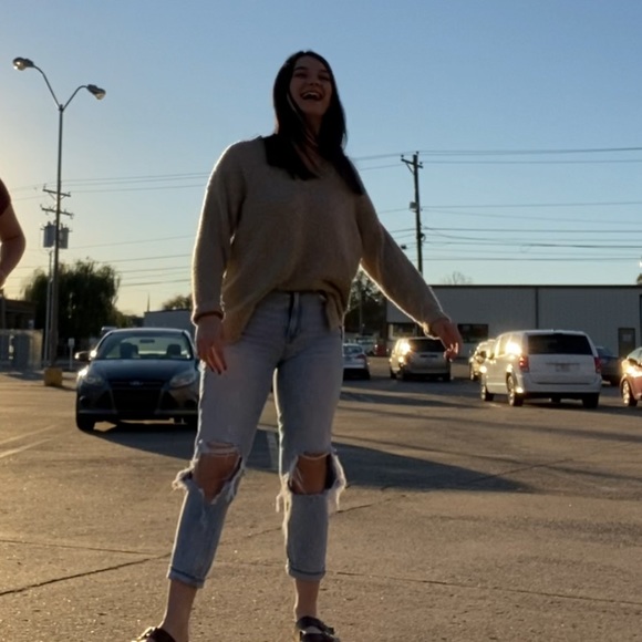 American Eagle Mom Jeans - Picture 2 of 2